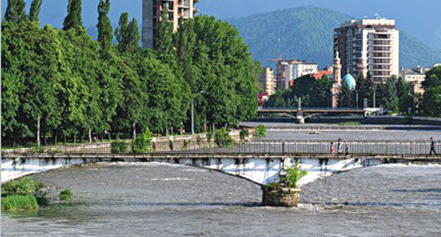 Трехарочный мост через реку Терек. Владикавказ. Фото: farniev-kostya.livejournal.com

