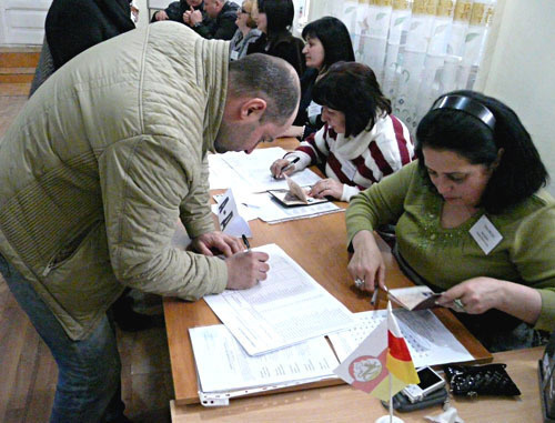 Выборы президента Республики Южная Осетия. Цхинвал, 25 марта 2012 г. Фото: Марии Котаевой для «Кавказского узла»