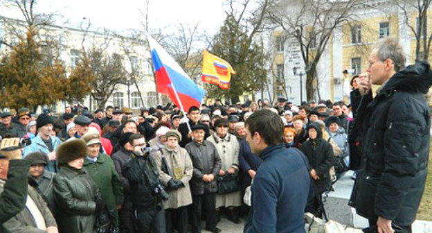 Митинг в поддержку требований голодающих. Астрахань, 24 марта 2012 г. Фото: www.echo.msk.ru