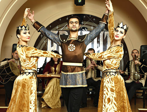Новый турпродукт ''Армянское национальное шоу'' представлен в Армении. На снимке: в первую часть шоу входят армянские танцы. Фотографии предоставлены компанией ''Фолк-Данс''