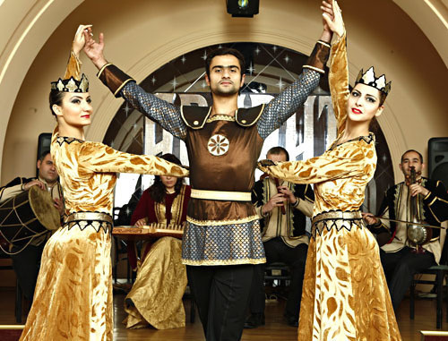 Новый турпродукт ''Армянское национальное шоу'' представлен в Армении. На снимке: в первую часть шоу входят армянские танцы. Фотографии предоставлены компанией ''Фолк-Данс''