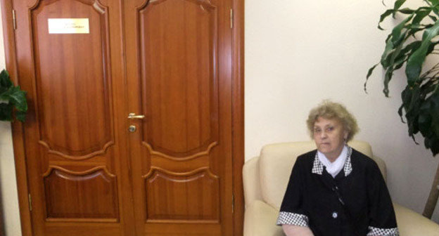 Экс-председатель ЖСК «Ветеран» Любовь Ивановна Николаева в приемной Главы Администрации Центрального района Сергея Павленко. Сочи, 30 марта 2012 г. Фото Светланы Кравченко для "Кавказского узла"