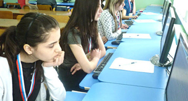 Школьная олимпиада "Будущее Кавказа" в Хасавюрте. Дагестан, 29 марта 2012 г.  Фото: www.riadagestan.ru