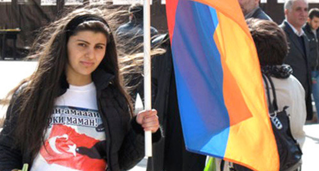 День памяти жертв геноцида армян. Москва, 24 апреля 2010 г. Фото: http://www.zakonia.ru, ЗАКОНИЯ.Ru