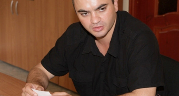 Главный редактор газеты "Настоящее время" Милрад Фатуллаев. Фото с личной страницы Милрада Фатуллаева в социальной сети http://foto.mail.ru/mail/milrad