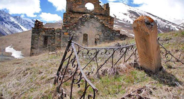 Cеление Лисри в Мамисонском ущелье Северной Осетии. Фото: Анастасия Ямщикова, anastasia-tim.livejournal.com