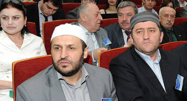 Участники первой республиканской конференции некоммерческих объединений Дагестана. Махачкала, 23 апреля 2012 г. Фото Альберта Токаева