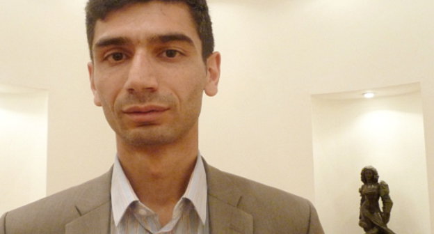 Турколог Артак Шакарян. Армения, Ереван, 24 апреля 2012 г. Фото Армине Мартиросян для "Кавказского узла"