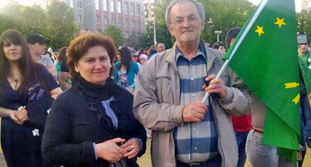 День черкесского флага в Майкопе. 25 апреля 2012 г. Фото: http://www.natpress.ru