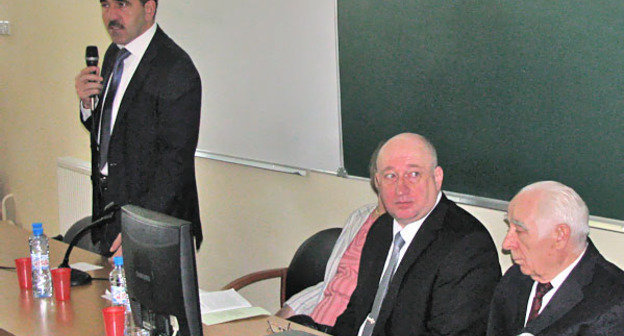 Всероссийская научно-творческая конференция "Северный Кавказ и русская литература XIX-XX веков" открылась на филологическом факультете МГУ. На снимке: выступает глава Ингушетии Юнус-Бек Евкуров. Москва, 26 апреля 2012 г. Фото Наталья Крайнова для "Кавказского узла"