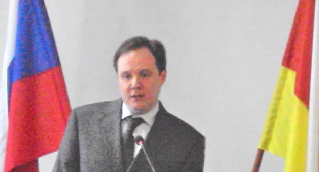 Сергей Михайлов во время конференции "Стратегия России на Кавказе в XXI веке". Владикавказ, 23 апреля 2012  г. Фото Эммы Марзоевой для "Кавказского узла"