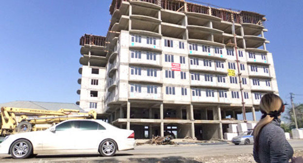 В селе «Раздольном» строятся олимпийские и коммерческие объекты, которые уничтожают экологию и благоприятную среду обитания ее жителей. Сочи, апрель 2012 г. Фото Светланы Кравченко для "Кавказского узла"