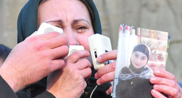 Митинг против похищения людей силовиками. Махачкала, 20 января 2012 г. Фото nv-daily.livejournal.com