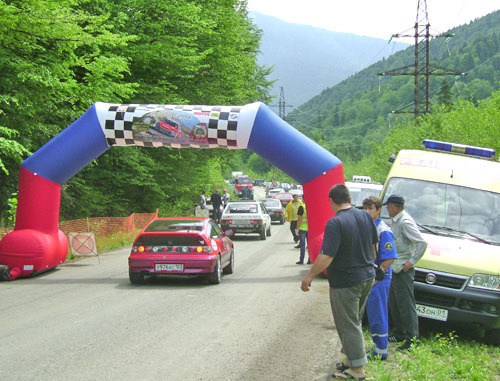 Открытый чемпионат республики по горным
гонкам проходит в Адыгее. 12 мая 2012 г. Фото Олега Чалого для "Кавказского узла"