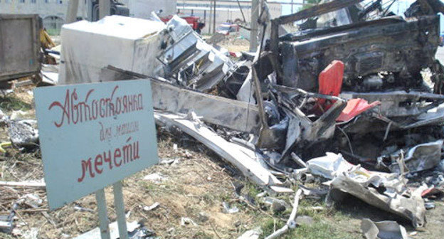 После теракта на Сулакском посту в Махачкале.  4 мая 2012 г. Фото Магомеда Магомедова