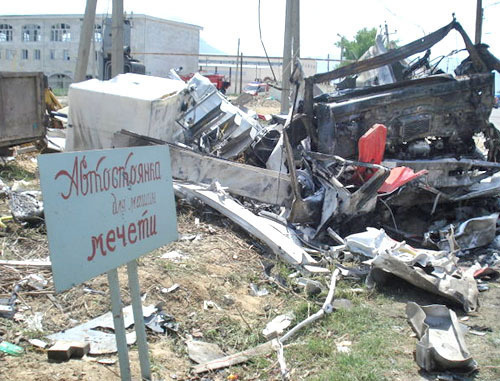После теракта на Сулакском посту в Махачкале.  4 мая 2012 г. Фото Магомеда Магомедова