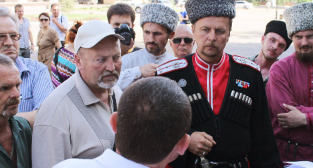 Краснодар, 16 мая 2012 г. Участники акции против открытия выставки Danger! Museum, которое должно было состояться  в Краснодарском художественном музее имени Коваленко. Фото Никиты Серебрянникова для "Кавказского узла"