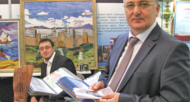 Ахмед Шадиев на выставке-презентации социально-экономического развития Ингушетии в Госдуме. Москва, 16 мая 2012 г. Фото Натальи Крайновой для "Кавказского узла"