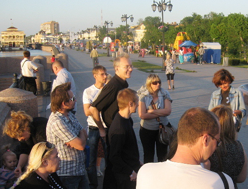 Участники народных гуляний в Астрахани. 17 мая 2012 г. Фото Вячеслава Ященко для "Кавказского узла"