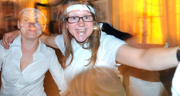 Перформанс «Музей как воля и представление» состоялся в Художественном музее Сочи в рамках акции "Ночь музеев". Сочи, 19 мая 2012 г. Фото Ольги Осутиной для "Кавказского узла"