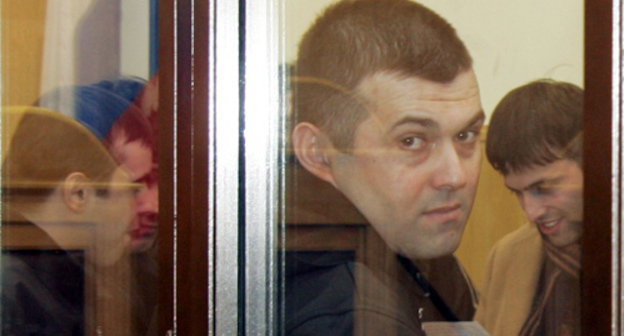 Обвиняемые в подрыве "Невского экспресса" перед началом судебного заседания в Тверском областном суде. 27 января 2012 г. Фото Татьяны Гантимуровой для "Кавказского узла"