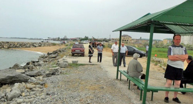 Пляж в Каспийске. Дагестан. Фото www.riadagestan.ru