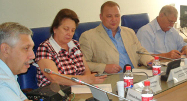 Пресс-конференция фракции КПРФ прошла в областной думе Волгограда. 30 мая 2012. Фото Татьяны Филимоновой для "Кавказского узла"