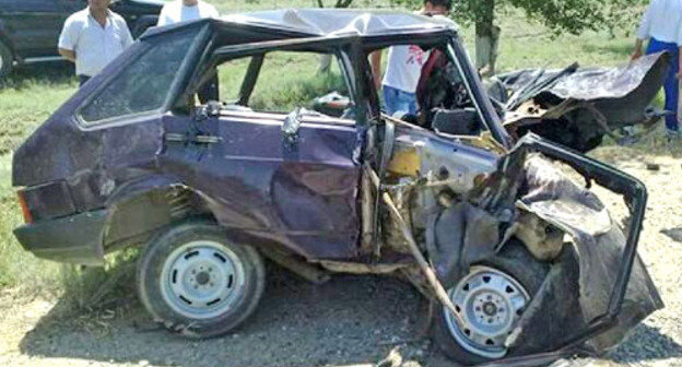 В дорожно-транспортном происшествии на автодороге "Буйнакск – Махачкала" погибли восемь человек. Дагестан, 6 июня 2012 г. Фото: пресс-центр ГУ МЧС РФ по РД