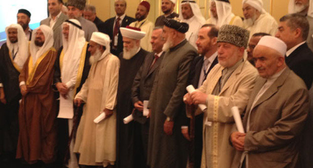 Мусульманские ученые во время конференции "Исламская доктрина против радикализма". Москва, 26 мая 2012 г. Фото пресс-службы Аль-Васатыйя