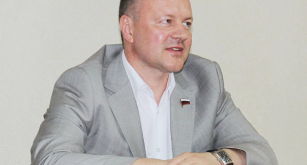  Пресс-конференция и.о. председателя регионального совета депутата Андрея Руденко. Краснодар, 16 июня 2012 г. Фото Андрея Кошика для "Кавказского узла"