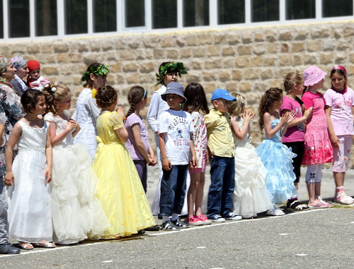 Открытие детского лагеря в поселке Дубки Казбековского района. Дагестан. Фото Камиллы Ханмагомедовой для "Кавказского узла" 