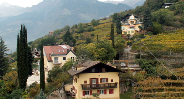 Вид города Мерано в провинции Южный Тироль, Италия. Фото: Michael Mertens, http://www.flickr.com/photos/froutes