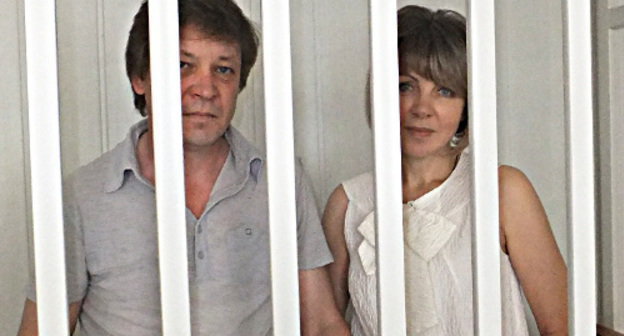 Михаил Батраков и Елена Спасская в зале суда. Сочи, 20 июня 2012 г. Фото Светланы Кравченко для "Кавказского узла"