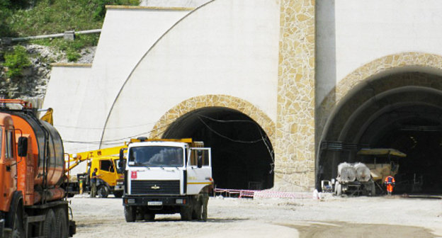 Дагестан, Унцукульский район. Работы по реконструкции Гимринского тоннеля. 23 июня 2012 г. Фото Тимура Исаева для "Кавказского узла"