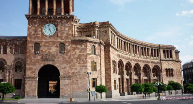 Здание правительства Армении на площади Республики в Ереване. Фото:  http://plan.am