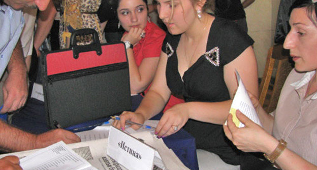 Умаросман Гаджиев на открытии I республиканской конференции читателей, зрителей и слушателей национальных СМИ. Дагестан, Махачкала, 3 июля 2012 года. Фото Натальи Крайновой для "Кавказского узла"