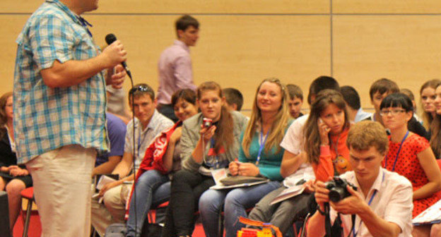 Региональный проект "Молодежная команда губернатора" собрал самых креативных и активных молодых жителей Ростовской области. Ростов-на-Дону, 6 июля 2012 года. Фото Олеси Диановой для "Кавказского узла"