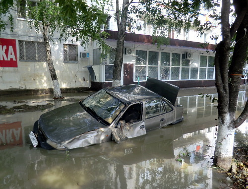 На улицах Крымска после наводнения. 8 июля 2012 г. Фото Натальи Дорохиной для "Кавказского узла"