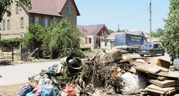 Краснодарский край, Крымск. На одной из улиц после наводнения. 9 июля 2012 г. Фото Никиты Серебрянникова для "Кавказского узла"