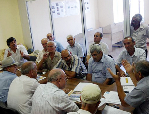Заседание Совета старейшин кумыкского народа. Дагестан, Махачкала, 7 июля 2012 г. Фото Руслана Гереева