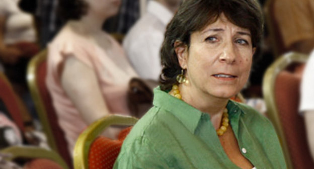 Директор "Сивилитас" Салби Казарян на дискуссии о парламентских выборах, организованной фондом. Ереван, 4 июля 2012 г. Фото: © PanARMENIAN Photo / Tigran Mehrabyan