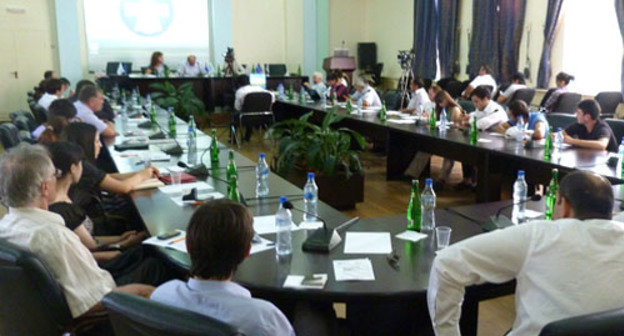 Форум "Российский регион в глобальном мире" открылся в Махачкале. Дагестан, 16 июля 2012 г. Фото www.riadagestan.ru
