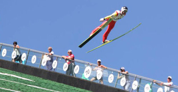 Финал Континентального кубка по прыжкам на лыжах в Сочи. Краснодарский край, 17 июля 2012 г. Фото: GORKY-GOROD press office, GORKYGOROD.RU