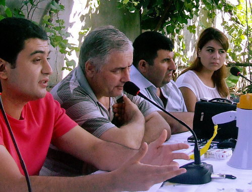 Участники гражданских слушаний в Текали 21 июля 2012 г.  Слева направо: Заур Даргали, Воскан Саргсян, Маггерам Джойшоглу. Фото Эдиты Бадасян для "Кавказского узла"