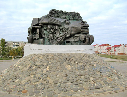 Памятник «Исход и Возвращение». Калмыкия, Элиста. Фото http://ru.wikipedia.org