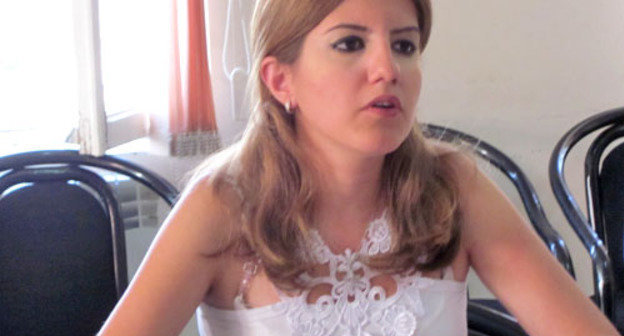 Мехри Чапахчурян во время круглого стола в офисе АРФ "Дашнакцутюн". Нагорный Карабах, Степанакерт, 3 августа 2012 г. Фото Алвард Григорян для "Кавказского узла"