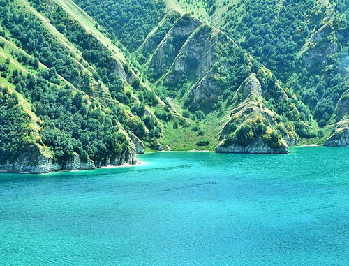 Озеро Кезенойам в Чечне. Фото http://ru.wikipedia.org