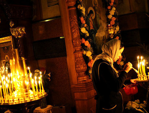 В православном храме. Фото: Сергей Карпов / Югополис