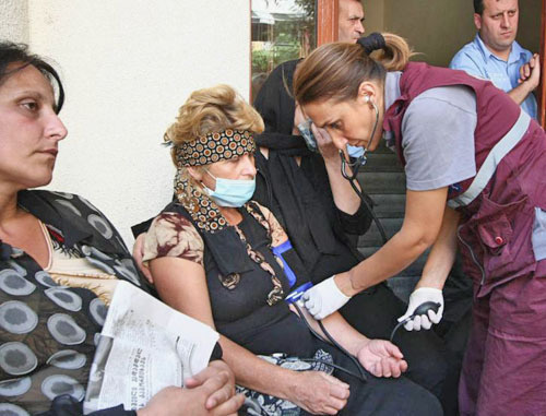 Российские врачи в составе мобильных бригад проводят обследование жителей Абхазии. Август 2012 г. Фото Georgian Service (RFE/RL)
