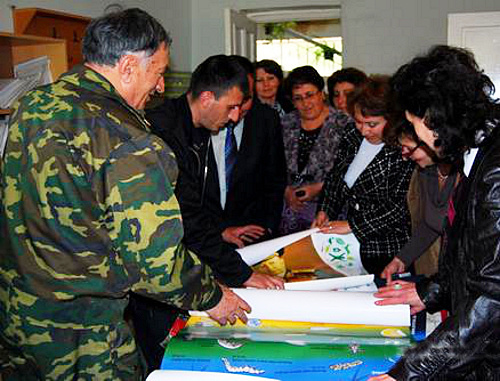 Нагорный Карабах, Бердзор. Урок мужества в средней школе №1. 2011 г. Фото: http://karabakh-news.com